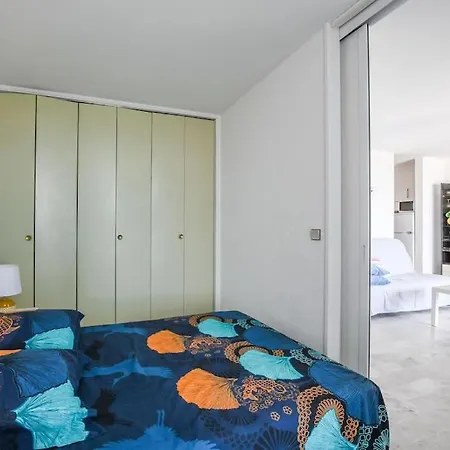 Le Seventies - Vue Port - Parking Prive - Etage Eleve - Pyramide Apartmán